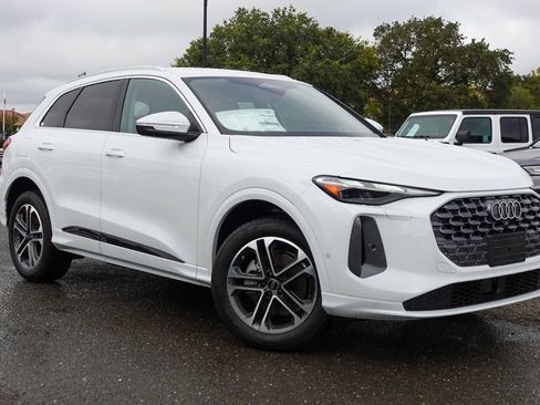 New 2025 Audi Q5 Premium image 3