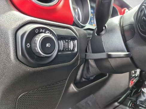 Used 2019 Jeep Wrangler Unlimited Rubicon w/ Dual Top Group AWD/4WD image 16