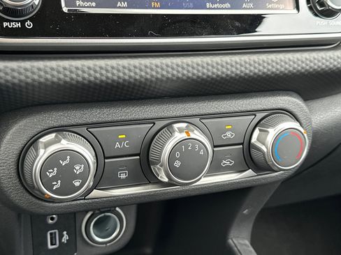 New 2025 Nissan Kicks S image 20