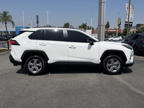 Used 2024 Toyota RAV4 XLE FWD image 9