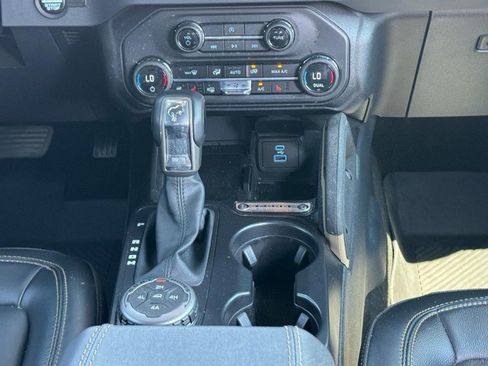Used 2025 Ford Bronco Badlands w/ Sasquatch Package AWD/4WD image 14