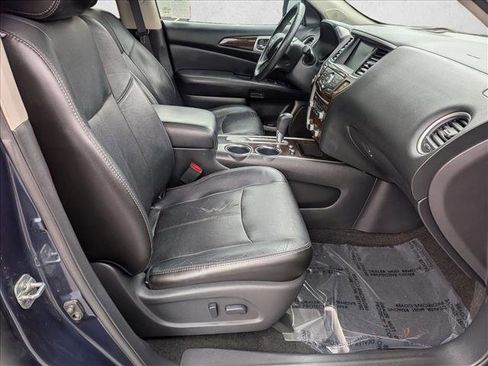 Used 2013 Nissan Pathfinder Platinum w/ Platinum Premium Pkg FWD image 21
