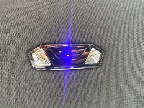 Certified 2025 BMW 530i xDrive w/ Premium Package image 28