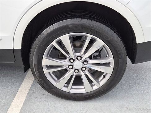 Used 2023 Cadillac XT5 Premium Luxury image 11