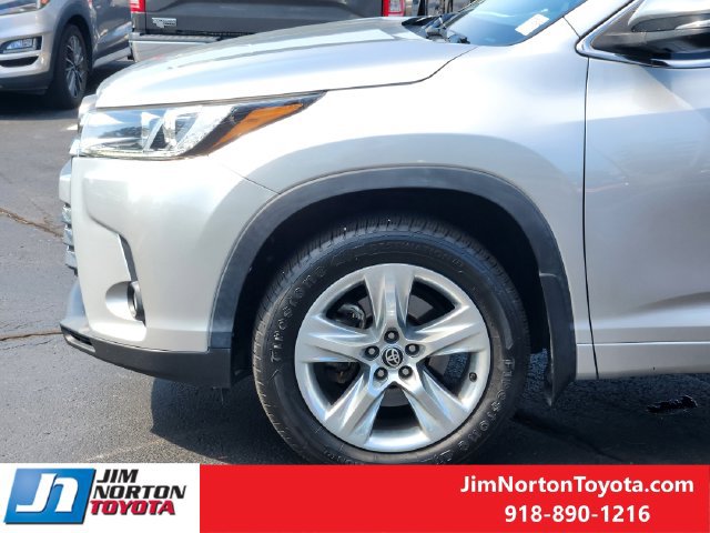 Used 2019 Toyota Highlander Limited FWD image 9