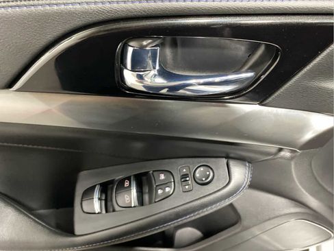 Used 2017 Nissan Maxima SR w/ Midnight Edition image 9