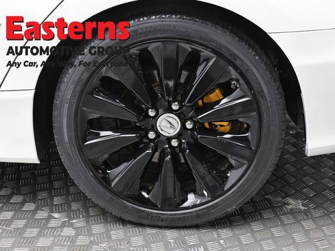 Used 2016 Acura RLX Sport Hybrid w/ Technology Pkg image 8