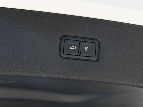 Used 2025 Audi SQ7 Premium Plus AWD/4WD image 50