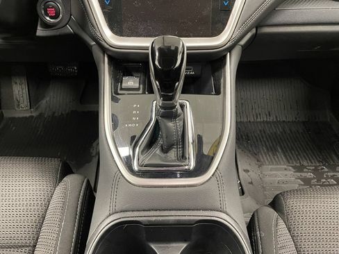Certified 2025 Subaru Outback Premium AWD/4WD image 9