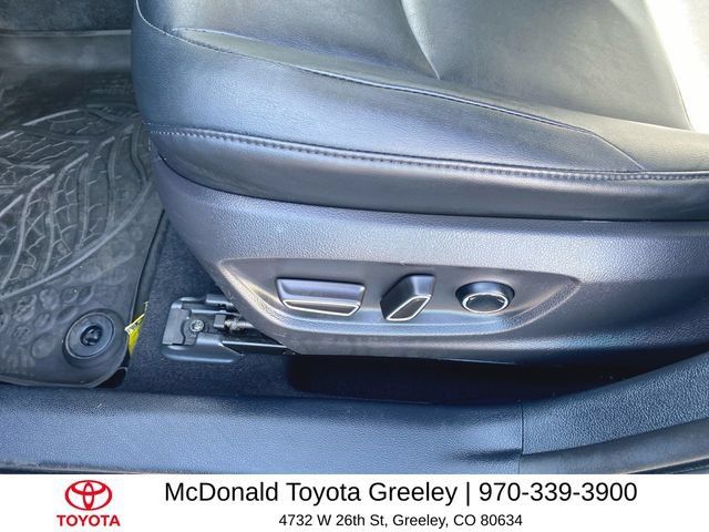 Used 2017 Toyota Prius Four FWD image 12