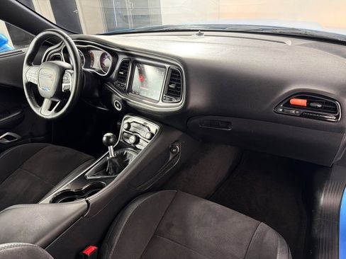 Used 2016 Dodge Challenger R/T Scat Pack w/ Leather Interior Group image 25