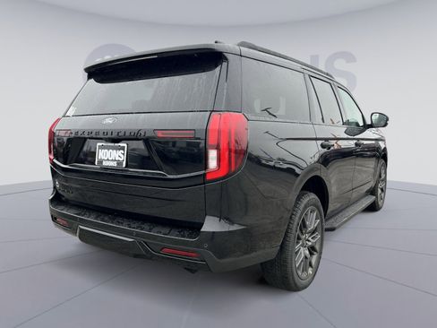 New 2026 Ford Expedition Platinum image 7