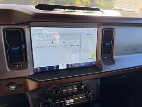 Used 2022 Ford Bronco Outer Banks w/ Sasquatch Package image 24