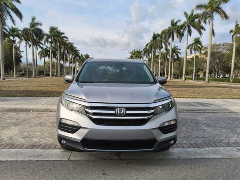 Used 2017 Honda Pilot Touring image 3
