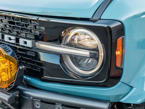 Used 2023 Ford Bronco Wildtrak image 24