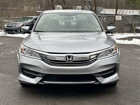 Used 2017 Honda Accord LX image 17