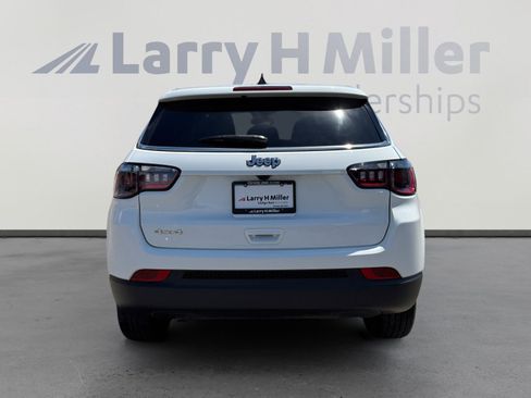 Certified 2025 Jeep Compass Sport AWD/4WD image 4