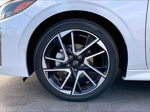 Used 2024 Nissan Sentra SR image 8