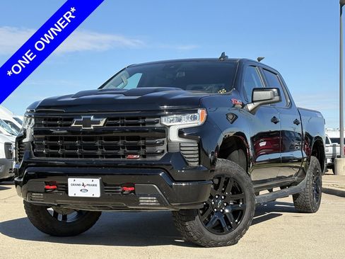 Used 2025 Chevrolet Silverado 1500 LT Trail Boss image 2