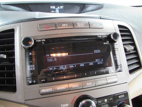 Used 2011 Toyota Venza AWD w/ Convenience Pkg image 78