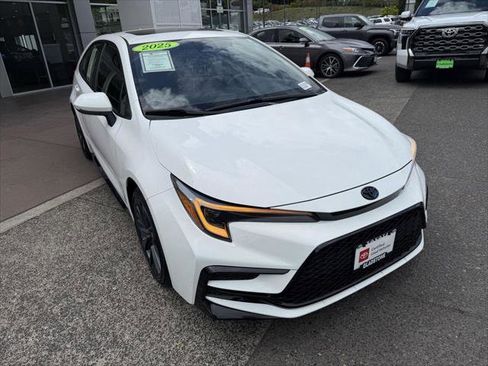Certified 2025 Toyota Corolla SE w/ SE Premium Package FWD image 10