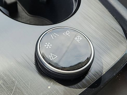 Used 2024 Nissan Rogue S image 20