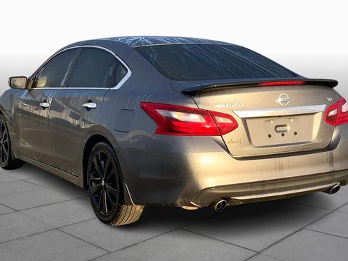 Used 2017 Nissan Altima 2.5 SR w/ Midnight Edition Package image 12