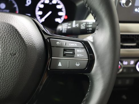 New 2026 Honda HR-V EX-L image 17