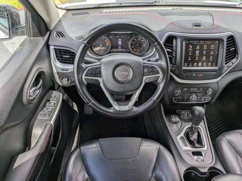Certified 2018 Jeep Cherokee Trailhawk w/ Comfort/Convenience Group AWD/4WD image 13