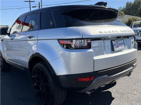 Used 2018 Land Rover Range Rover Evoque SE Sport Utility 4D image 42