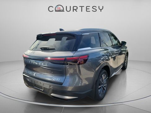 Certified 2026 INFINITI QX60 Luxe w/ Family Package image 4