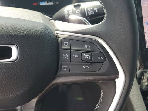 New 2025 Jeep Grand Cherokee Limited w/ Black Appearance Package image 31