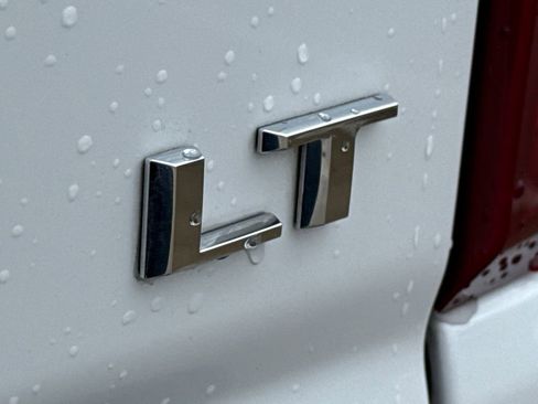 Used 2022 Chevrolet Silverado 1500 LT image 10