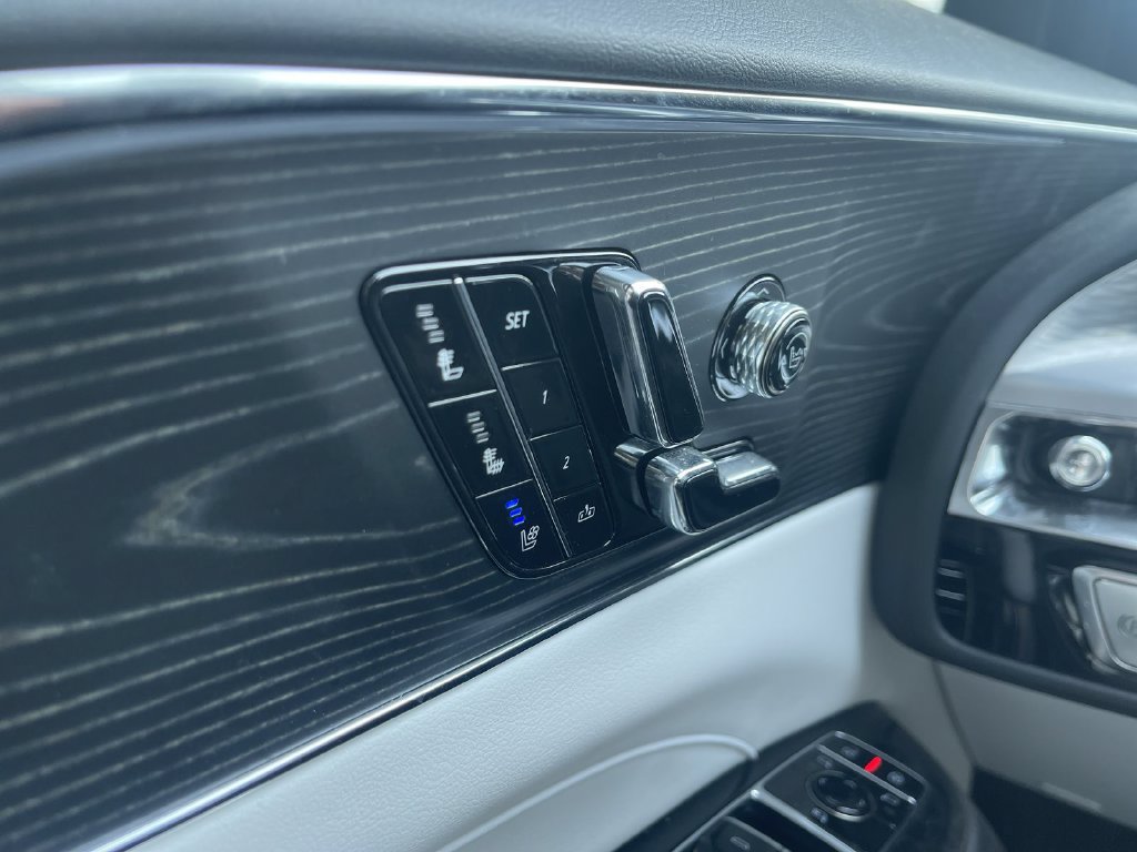 Certified 2024 Cadillac Lyriq Sport AWD/4WD image 21