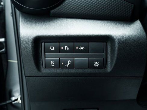 New 2025 Nissan Kicks Play S image 17