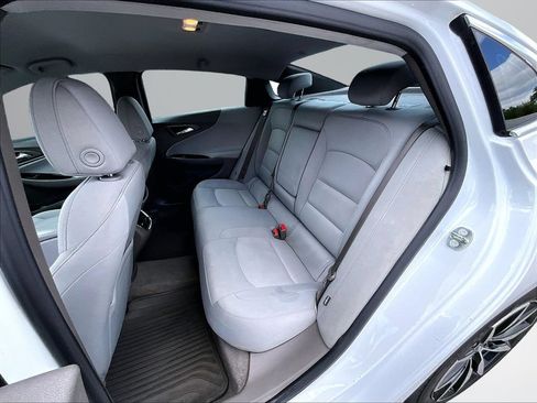 Used 2018 Chevrolet Malibu LT FWD image 27