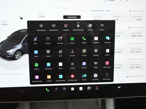 Used 2023 Tesla Model Y Long Range AWD/4WD image 31