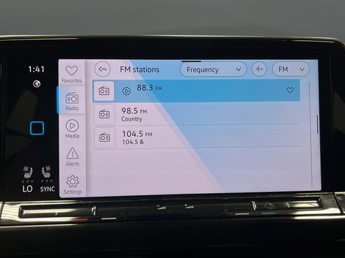 Used 2024 Volkswagen Atlas Cross Sport SE w/ Black Wheel Package AWD/4WD image 14