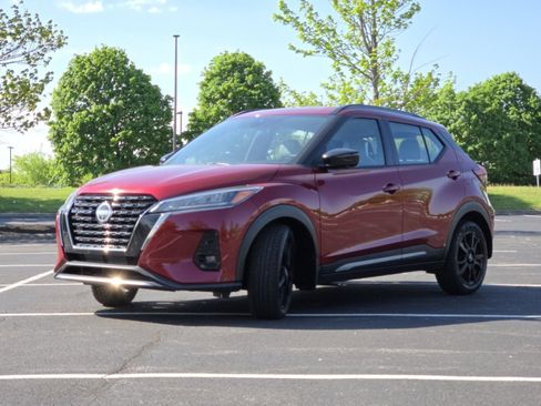Used 2023 Nissan Kicks SR w/ SR Premium Package FWD image 15