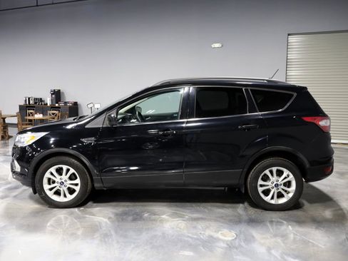 Used 2018 Ford Escape SEL FWD image 4