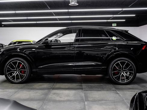 Used 2023 Audi Q8 Prestige image 19