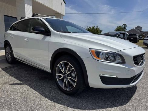 Used 2018 Volvo V60 T5 Cross Country AWD/4WD image 40