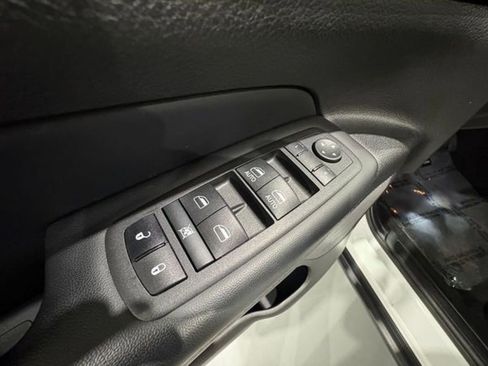 Used 2022 Jeep Grand Cherokee Laredo E w/ Security & Convenience Group AWD/4WD image 32