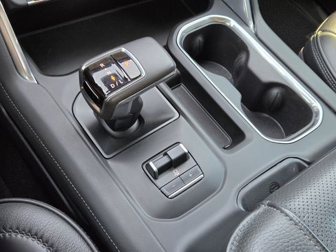 Used 2022 GMC Sierra 1500 Denali w/ Denali Reserve Package image 28