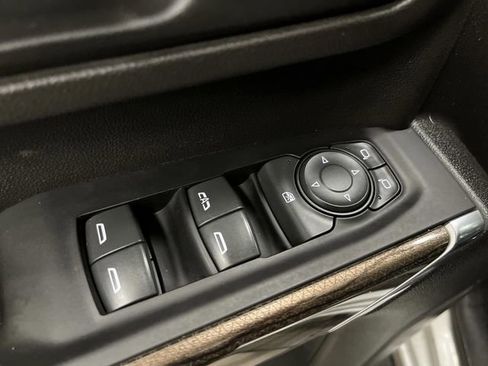 Used 2022 Chevrolet Silverado 2500 LT w/ Convenience Package image 28