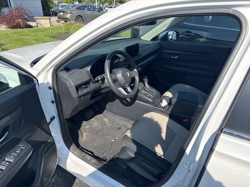Used 2025 Honda CR-V LX image 9