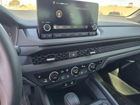 Used 2025 Honda Accord SE image 17