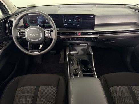 Used 2025 Kia Sorento LX image 13