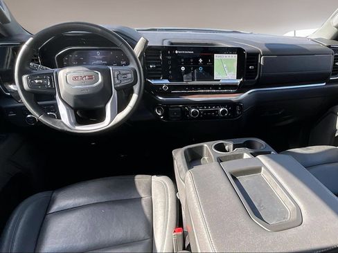 Used 2025 GMC Sierra 1500 SLT image 8