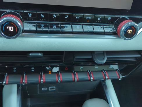 Used 2024 GMC Canyon AT4X image 18